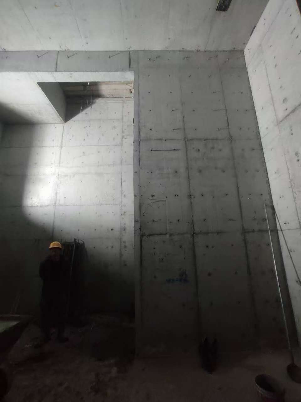 青岛墙上开槽钢筋断了有影响吗